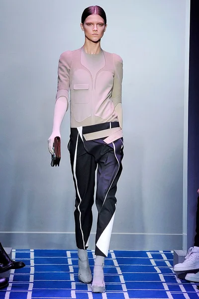 Look 25